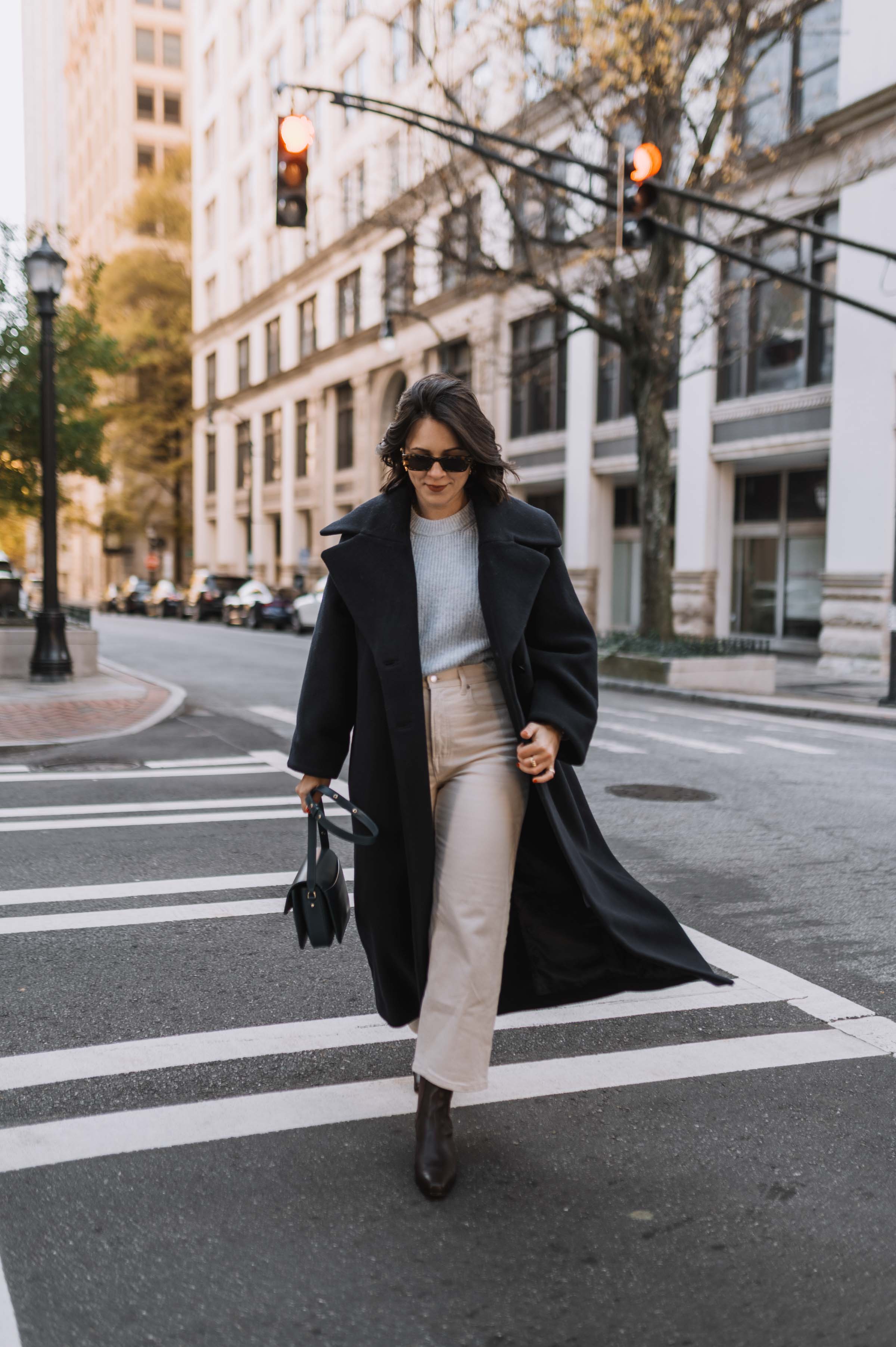 winter white jeans outfit idea with a chelsea boot